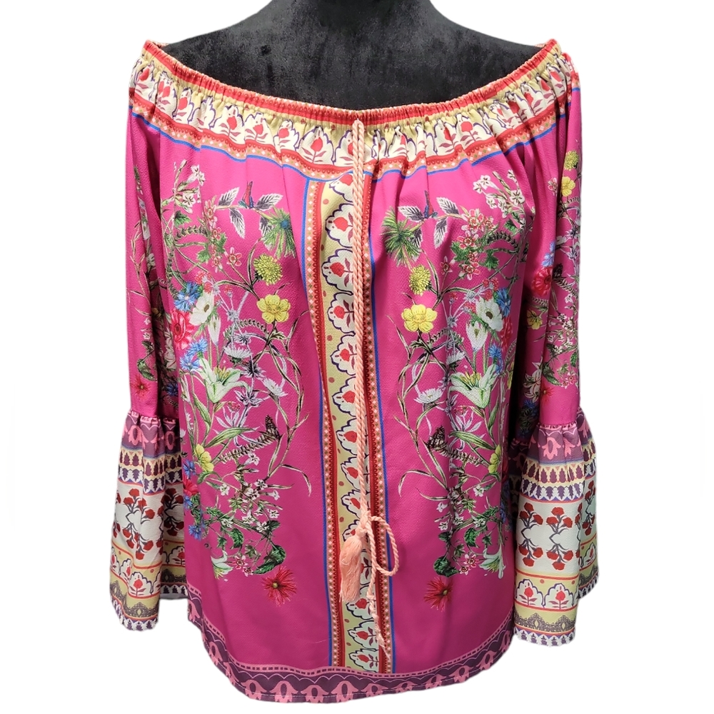 EUC Umgee Size Medium Top Floral Pattern